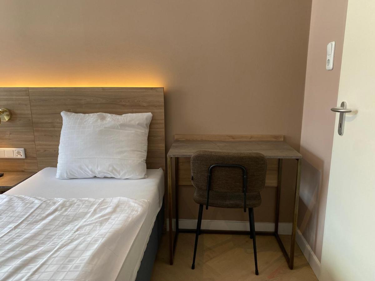 Hotel Petite Koenigsallee Self Check-In Düsseldorf Eksteriør bilde