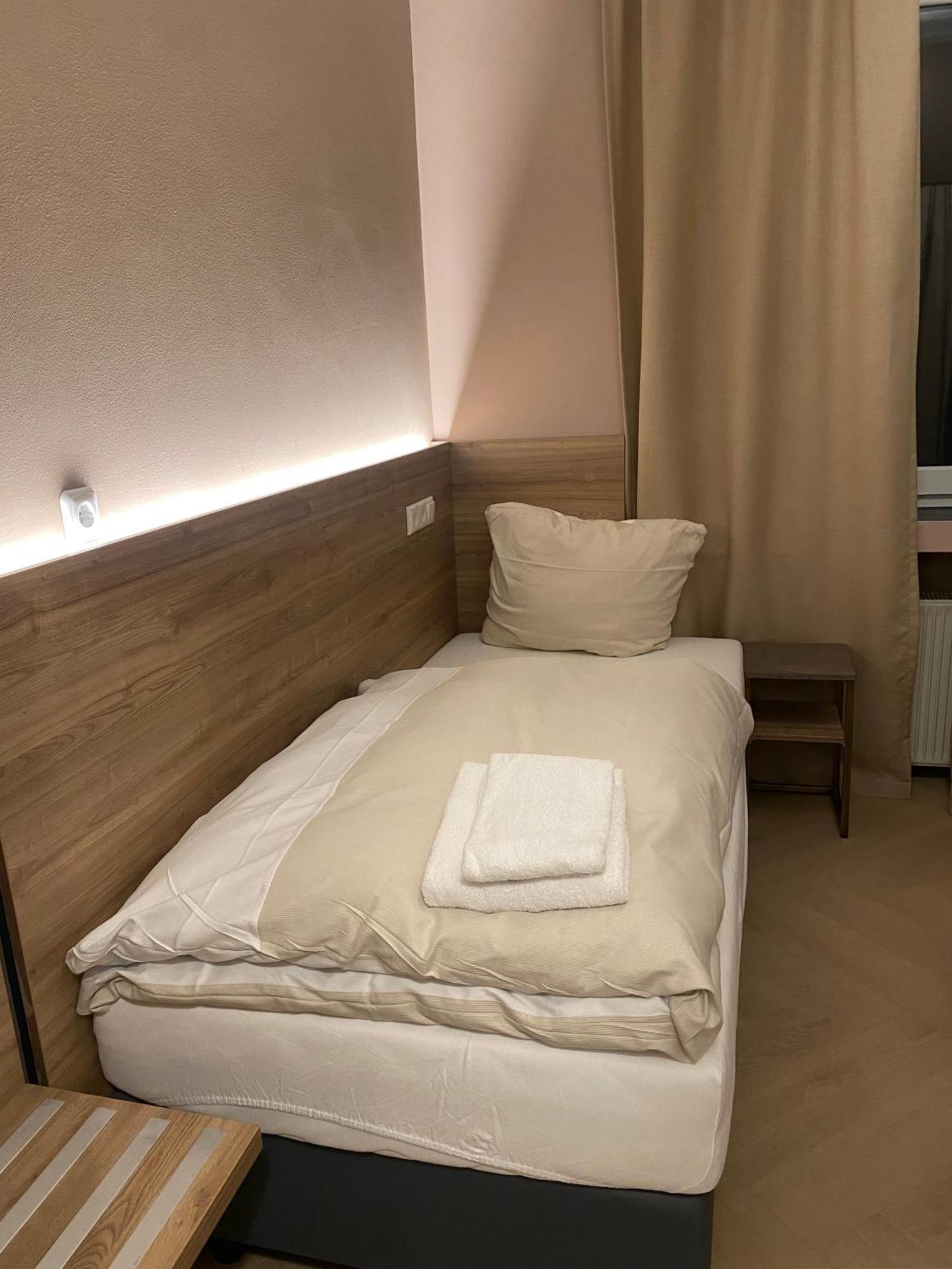 Hotel Petite Koenigsallee Self Check-In Düsseldorf Eksteriør bilde