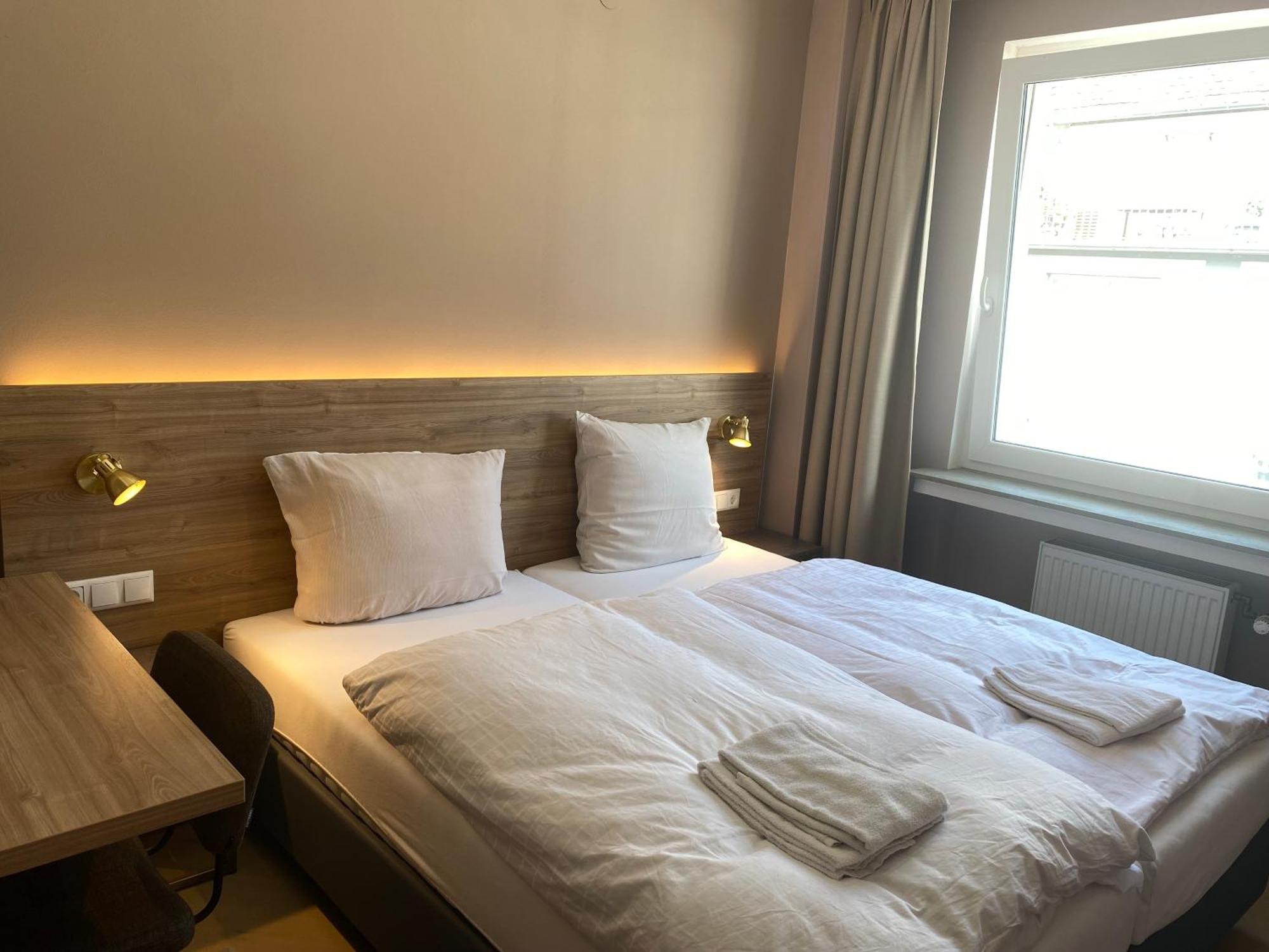 Hotel Petite Koenigsallee Self Check-In Düsseldorf Eksteriør bilde