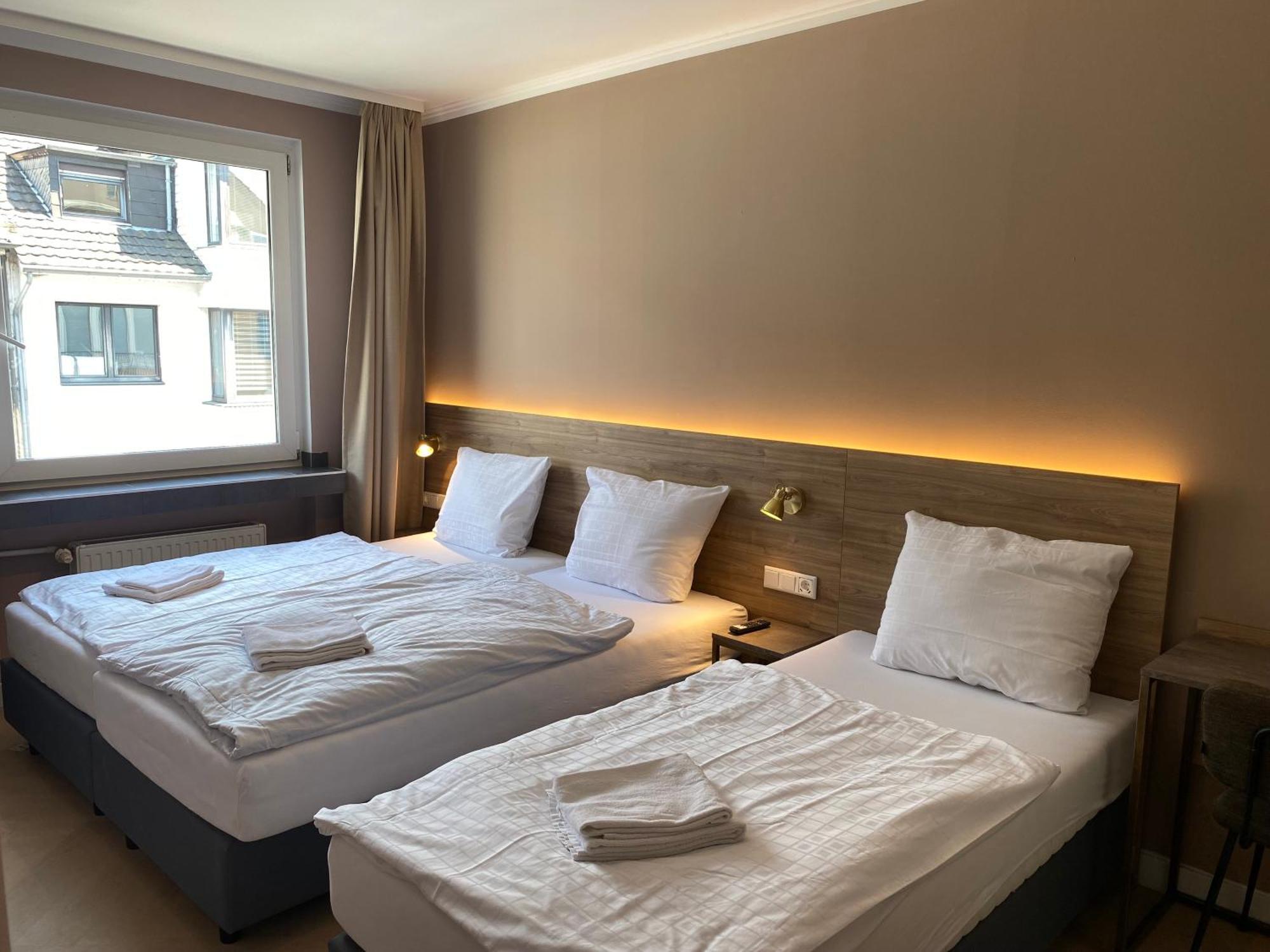 Hotel Petite Koenigsallee Self Check-In Düsseldorf Eksteriør bilde